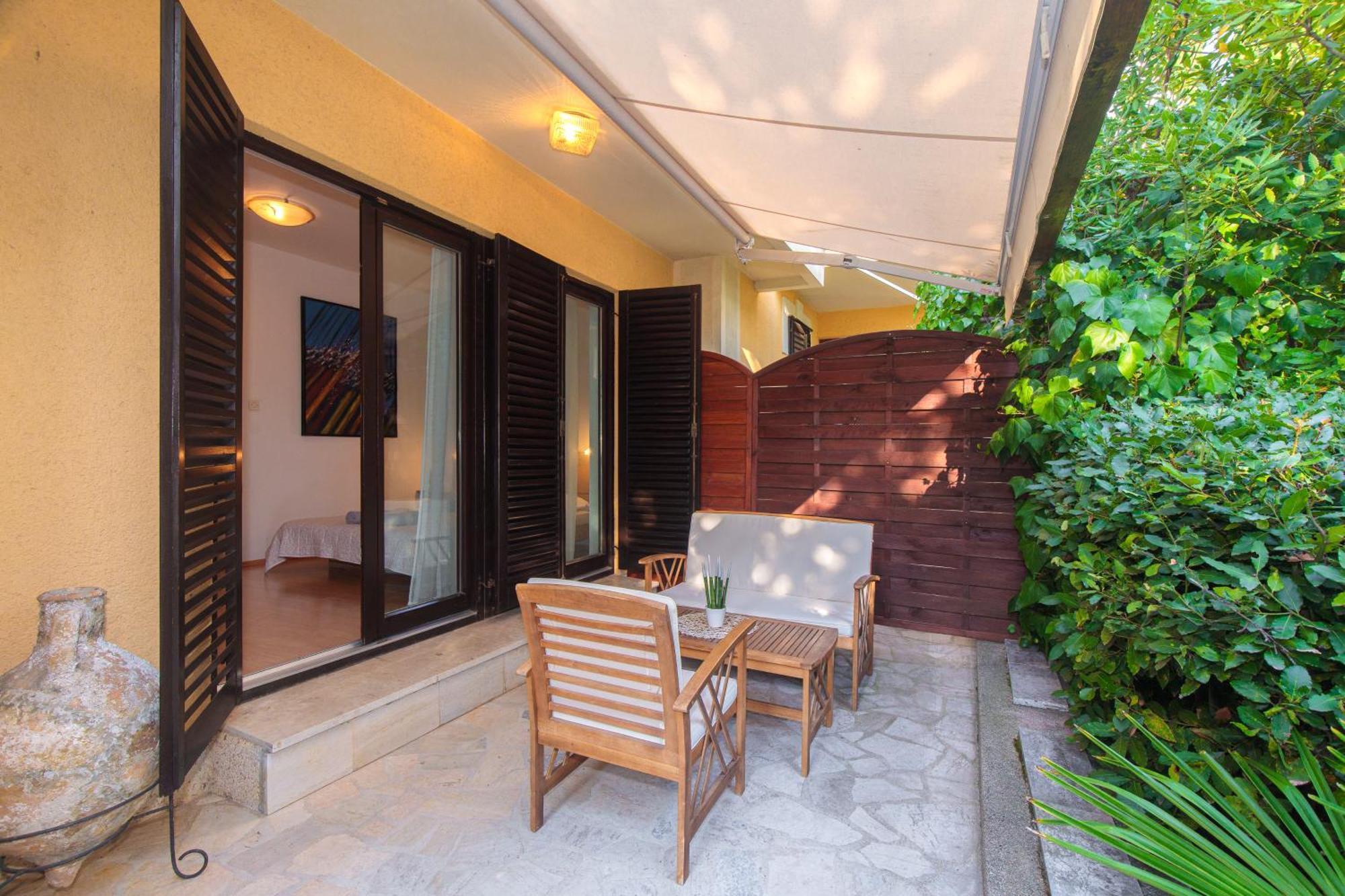 Apartments Samblich Krk Town Exterior photo